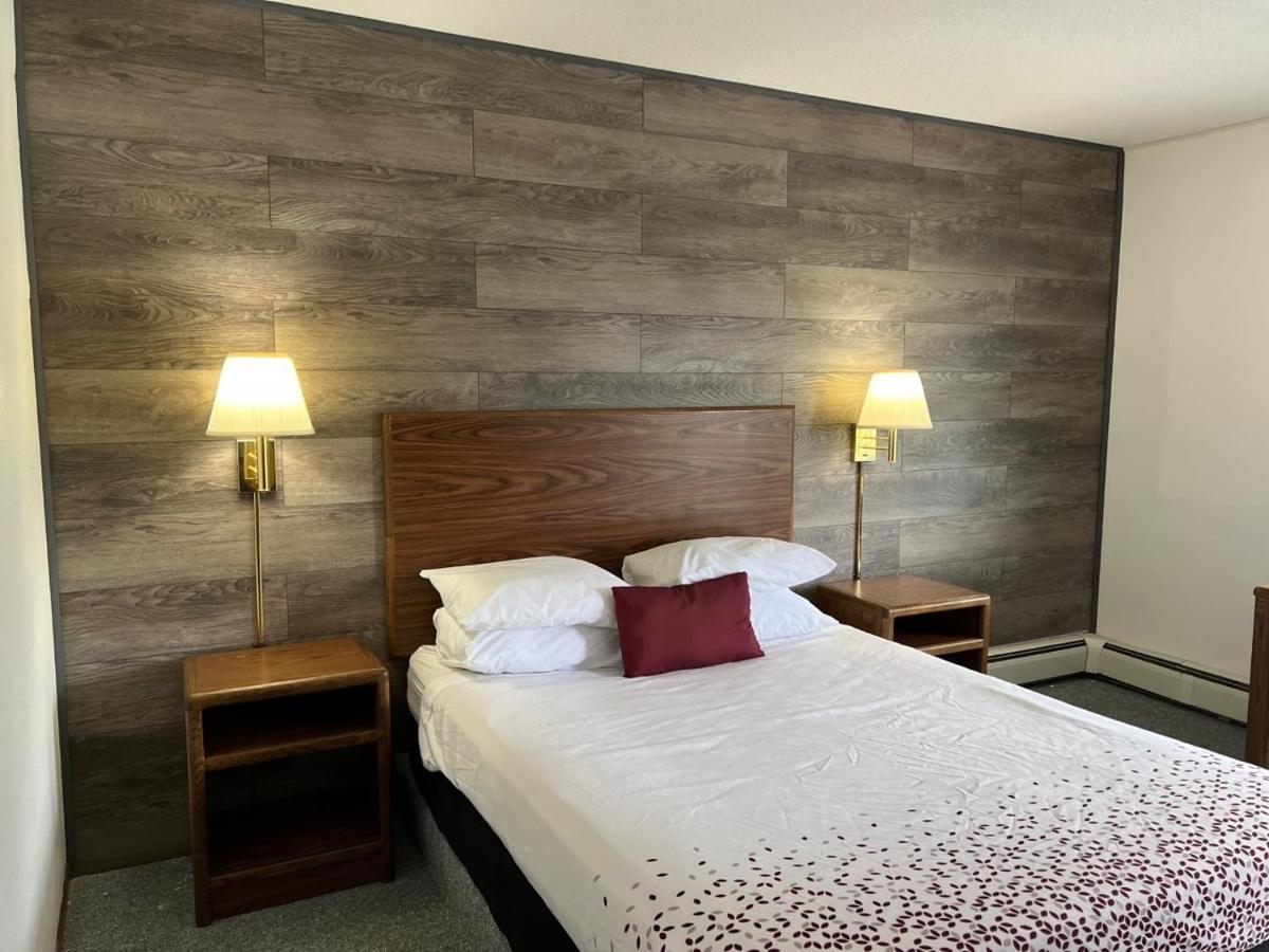 Northwoods Motel Ladysmith Dış mekan fotoğraf