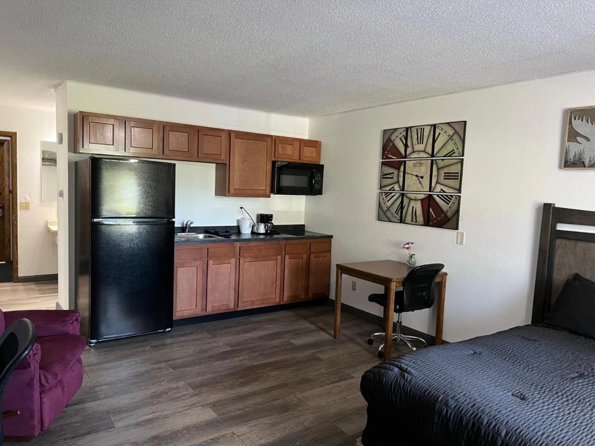 Northwoods Motel Ladysmith Dış mekan fotoğraf