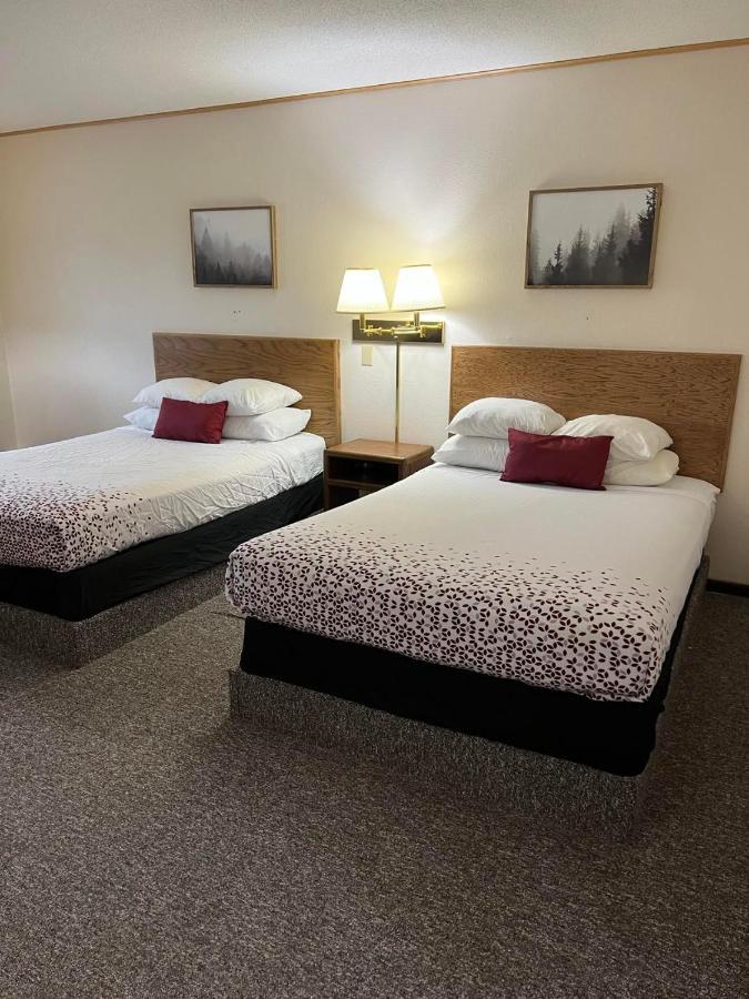 Northwoods Motel Ladysmith Dış mekan fotoğraf