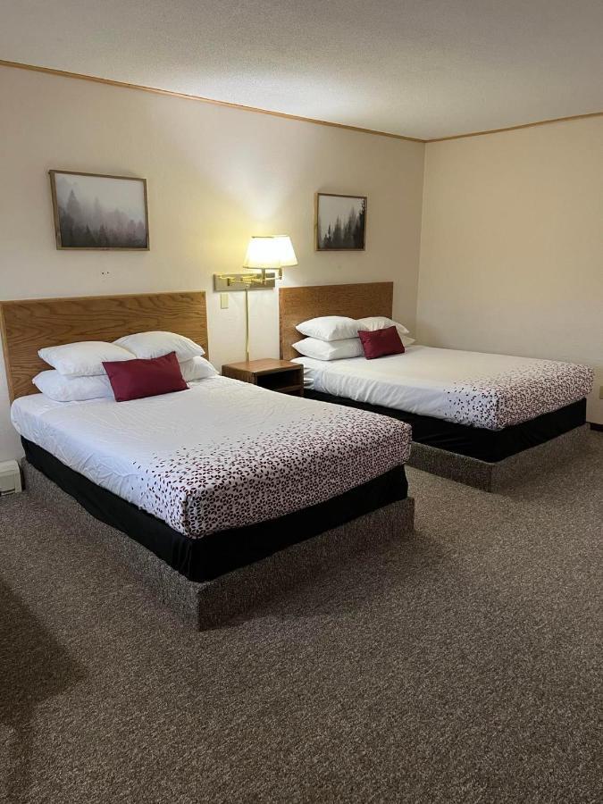 Northwoods Motel Ladysmith Dış mekan fotoğraf