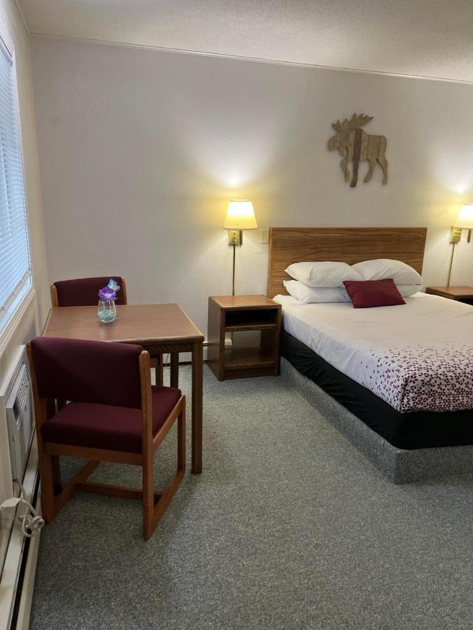 Northwoods Motel Ladysmith Dış mekan fotoğraf