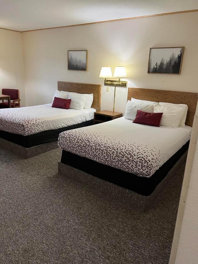 Northwoods Motel Ladysmith Dış mekan fotoğraf