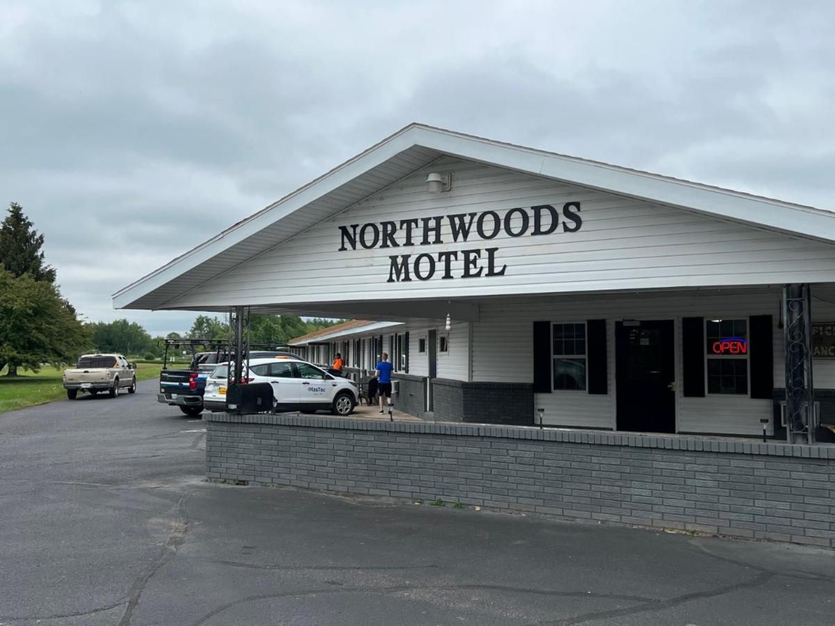 Northwoods Motel Ladysmith Dış mekan fotoğraf
