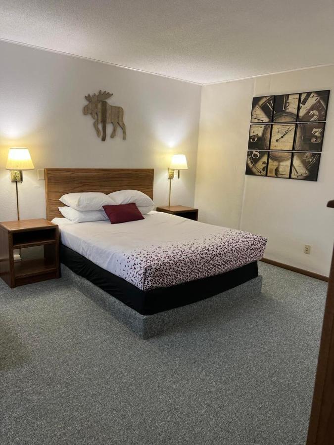 Northwoods Motel Ladysmith Dış mekan fotoğraf